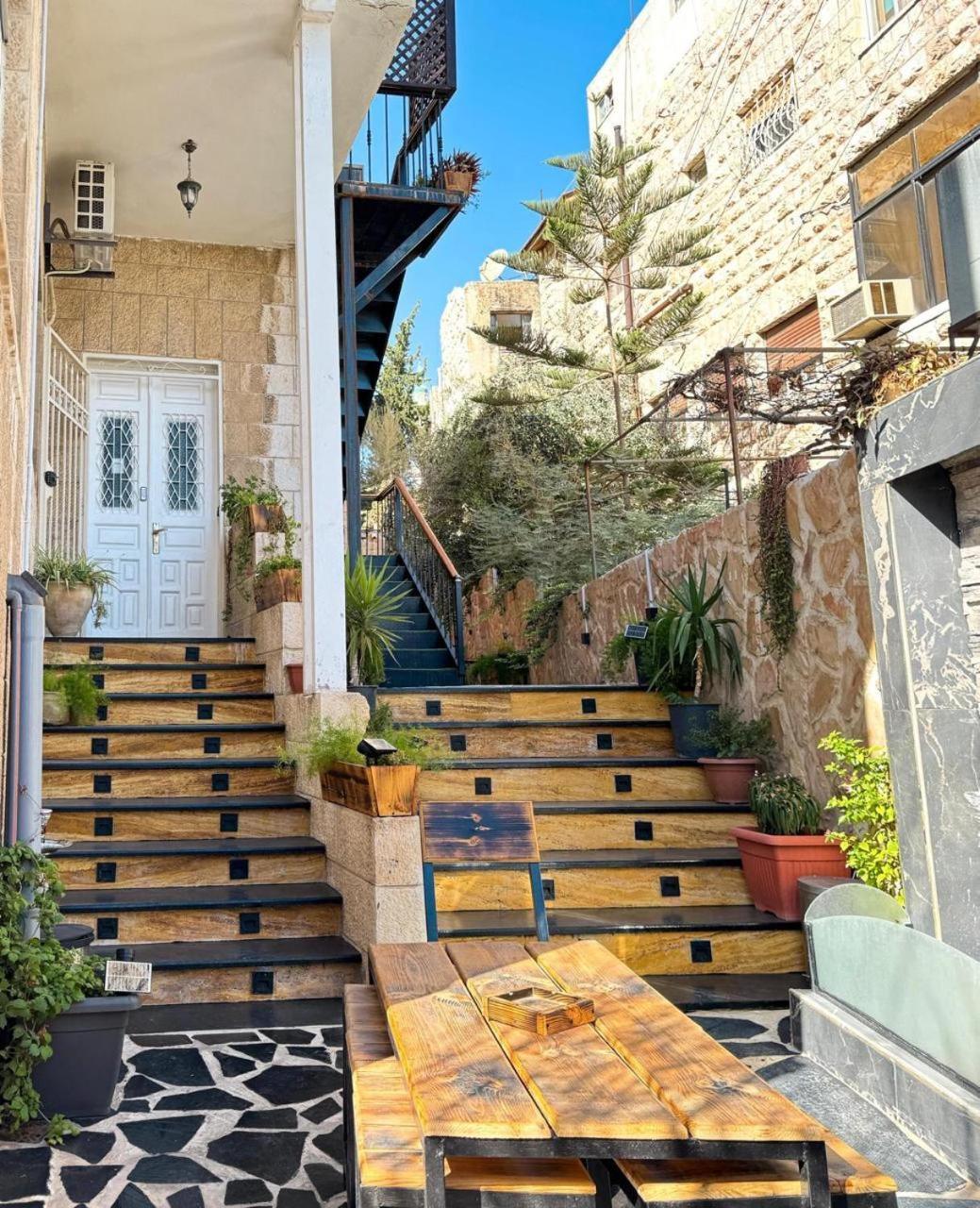 Hotel Beit Ahlan Amman Exterior foto